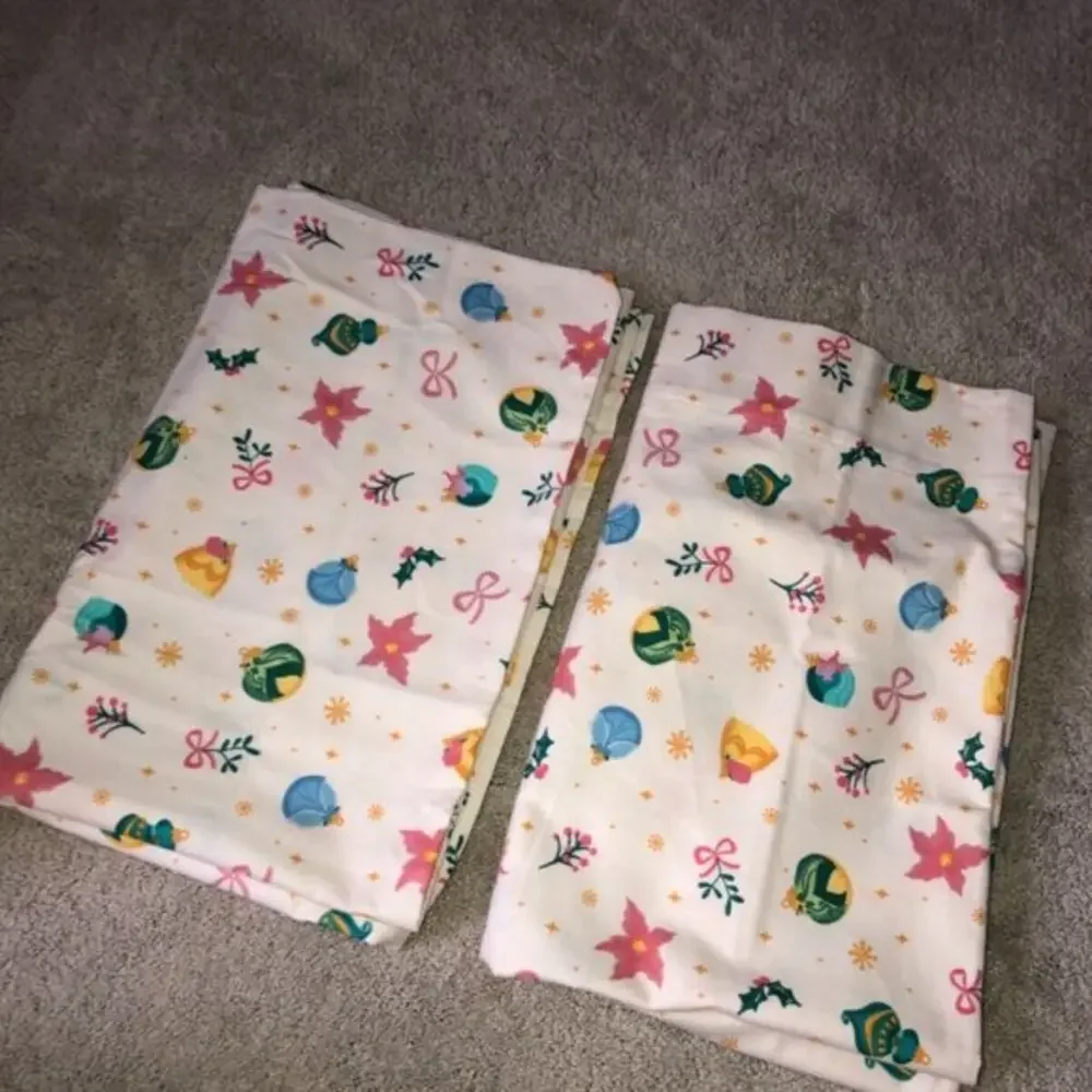 The Big One Disney Standard Pillowcase Set (2) Holiday Princess‎ Ornament Print